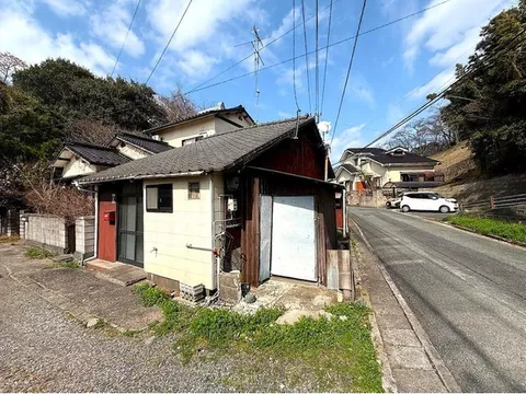 ☆10 minutes on foot from JR Iizuka Station♪☆There is parking space available for 2 to 3 cars♪