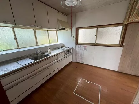 1 minute on foot to A-Coop, with a view of Sakurajima, available for immediate handover. Please come for a viewing. - Image 3