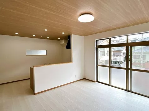[Open House] Interior and exterior renovations completed / Parking for 2 cars available / 15 minutes on foot to Hiroki Elementary School - Image 2
