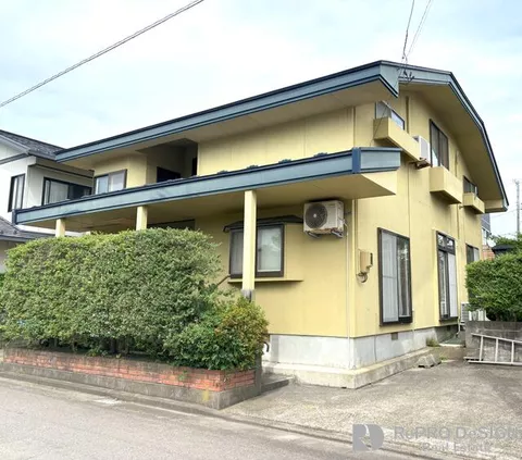 26 minutes on foot from Akita Inland Railway "Yonezawasawa" Station