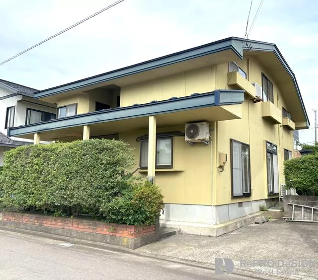 26 minutes on foot from Akita Inland Railway "Yonezawasawa" Station