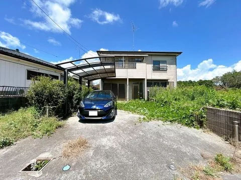 Open house held / Renovation planned / Parking for 2 cars in parallel / 4LDK