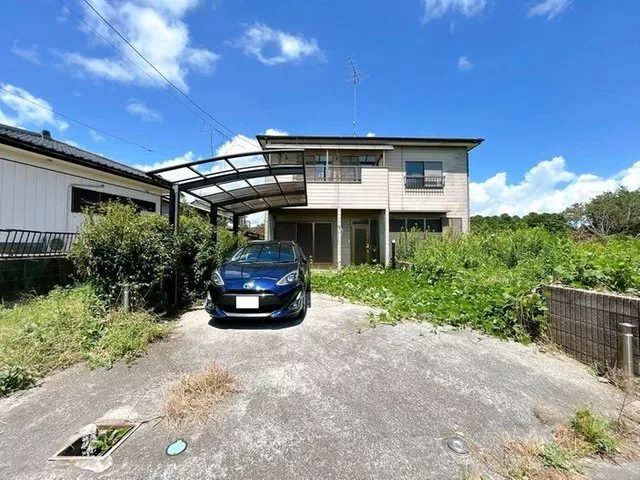 Open house held / Renovation planned / Parking for 2 cars in parallel / 4LDK