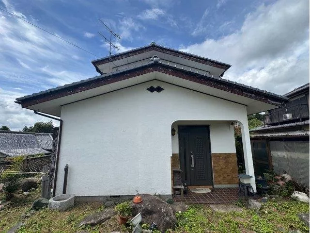This property has a garden.