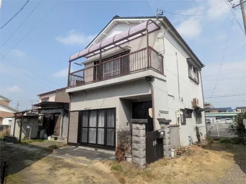 Iwakura City, Nakamoto-cho Minami Hakusan (Iwakura Station) 2-story building 5DK