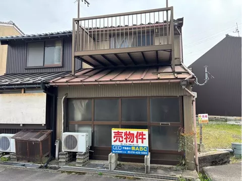 Chuo Town (Shinmachiguchi Station) 500,000 yen