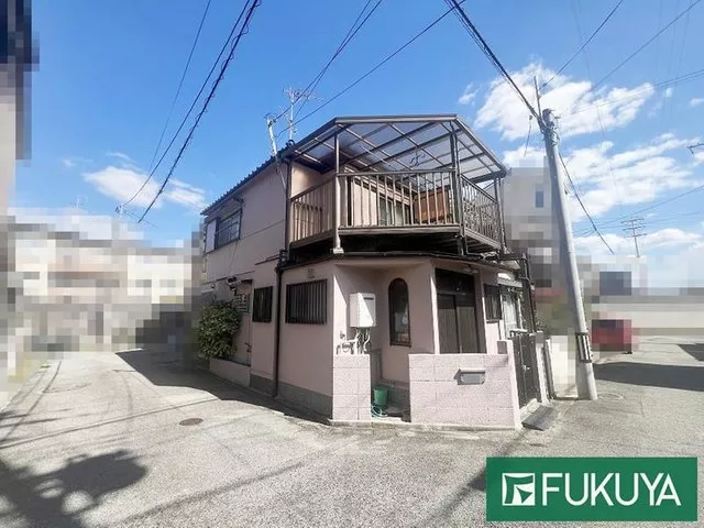 ■8-minute walk from the station! Two-story 3DK used house! Property with a history of renovations on a southwest corner lot!