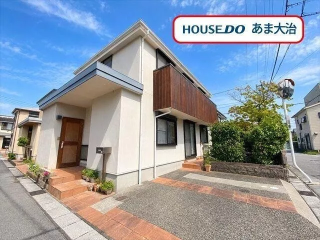 Approximately 6 minutes on foot from the bus stop. A bright house with all rooms facing south, 4LDK◎good sunlight and open feel.