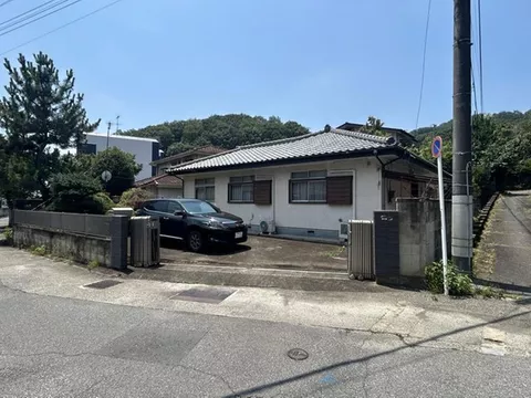 Currently for sale / 150 tsubo lot! Supermarkets, drugstores, and convenience stores within walking distance!