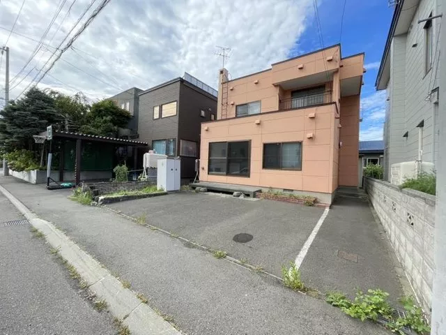 Sapporo City, Kita Ward, Shinoro - 4LDK, approximately 39 tsubo of land, good sunlight exposure facing an 8m public road to the south