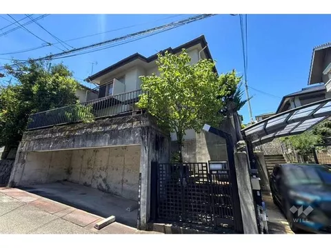 5 minutes on foot from Ichinotorii Station! All rooms are 6 tatami mats! Land area over 100 square meters!