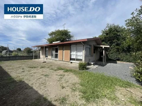 ☆ For sale: a single-story building made of lightweight steel frame ☆ South-facing garden, parking for 4 cars available ♪