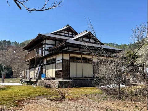 [Updated 12/8] 1 minute walk from the bus stop, an 8DK old folk house along National Route 400