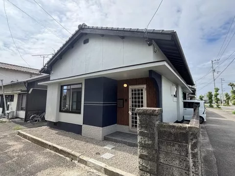 Niihama City, Minatomachi (Niihama Station) single-story 1LDK