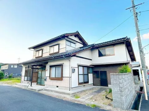 4 minutes on foot from Subway Tanimachi Line "Sekime Takadono" Station