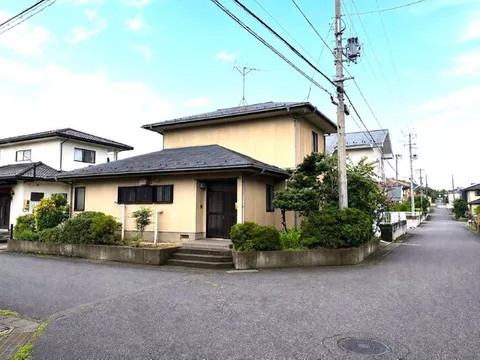 Traditional Japanese house in a quiet residential area ♪ Enjoy the changing of the seasons ♪