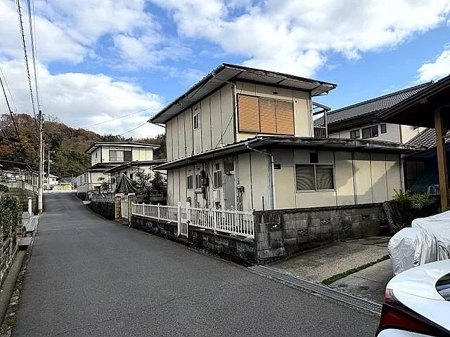 Used single-family home in Mihara City, Kozaka Town, existing house