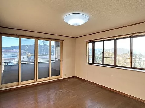 Used single-family home in Toyohira, Chino City - Image 2