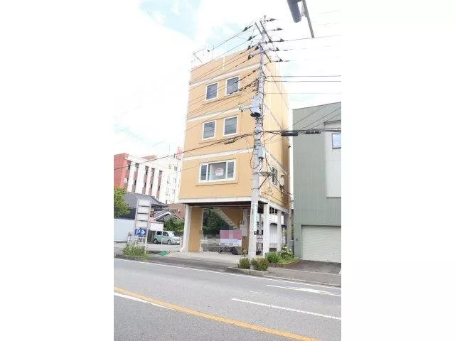 A used house that can be used as a business base or as a home◎