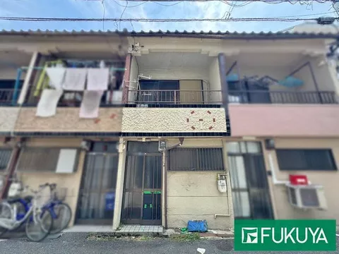 11 minutes on foot from Kintetsu Minami Osaka Line "Takaashi"