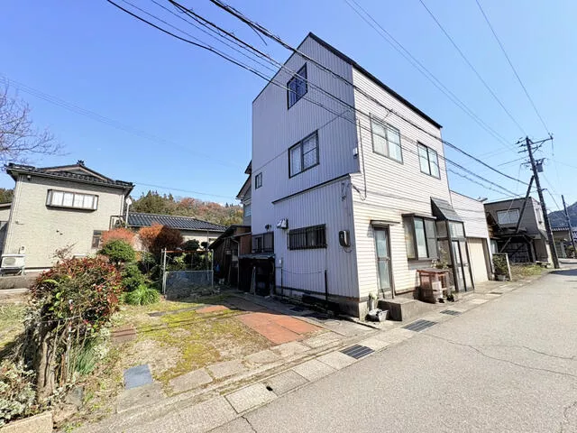 Toyama City, Sasatsu (Sasatsu Station) 3-story building 7DK
