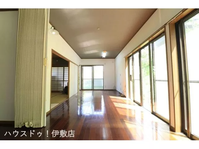 With garage × spacious and roomy LDK, 8-minute walk to Kusumuta Elementary School