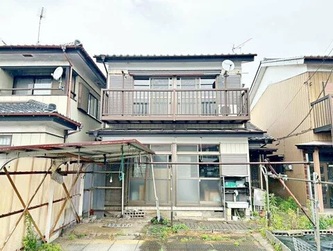 Kazo City, Kuge 4-chome (Hanazaki Station) 2-story building, 4DK