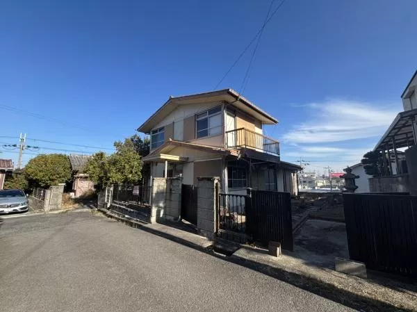 10 minutes on foot from Subway Imazatosuji Line "Shimizu" Station