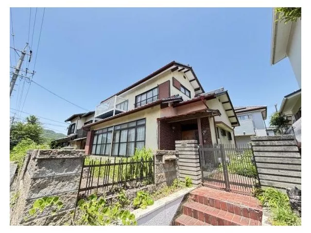 ◆Spacious 5DK◆Abundant storage◆Good sunlight◆Within a 10-minute walk to elementary and junior high schools◆Quiet residential area◆