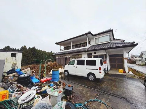 A property large enough to create a small park, with a garden of over 30 tsubo