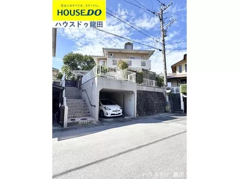 Water facilities and interior renovated! Quiet residential area convenient for shopping