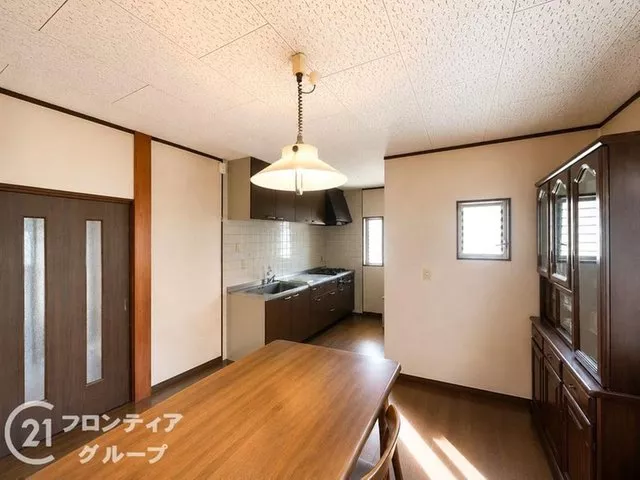 [Corner lot with two sides of sunlight! + Immediate reservation available] 2nd floor living design / Parking for 2 cars available!