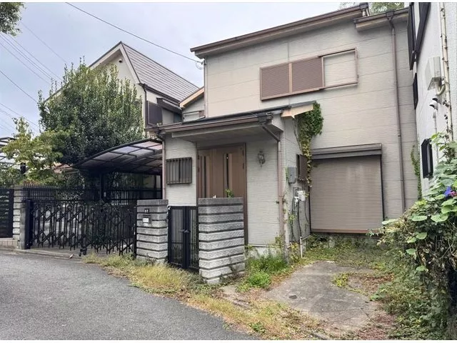 A house suitable for renovation!