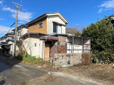 ◆ Good location about a 14-minute walk to Konan Station! ◆ Surrounding living facilities are well-equipped!