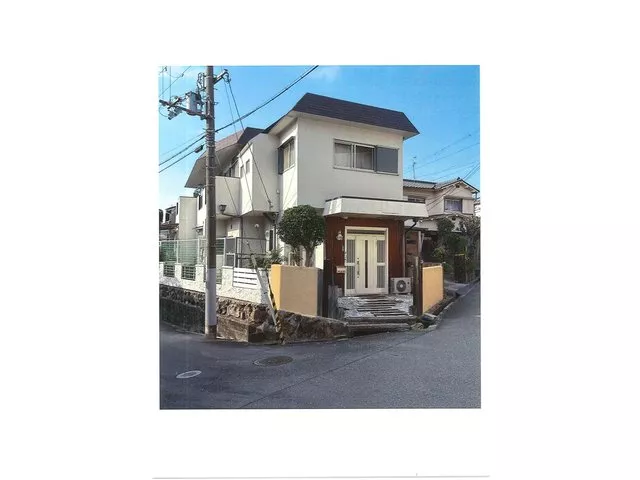 Attractive with a 57-tsubo lot and a basement garage (for 1 to 2 cars)