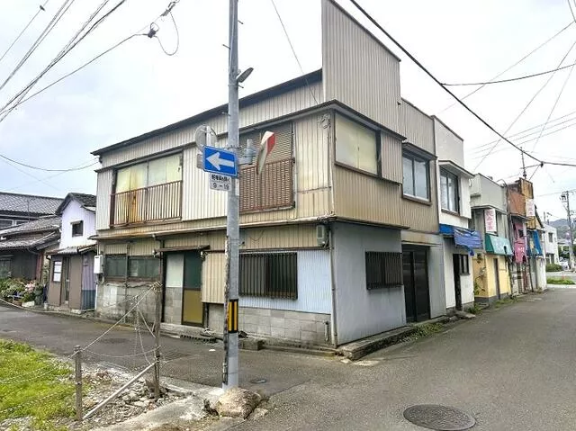 Kochi City, Asahimachi 1-chome (Asahimachi 1-chome Station) 2-story building 5DK