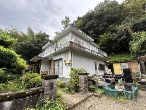 44 minutes on foot from Tsuyama Line "Tsuyama" Station