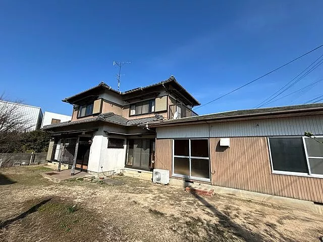 Used single-family home in Sanbonmatsu, Higashikagawa City