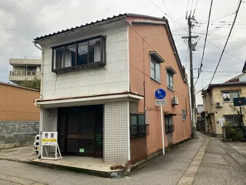 Takaoka City, Higashishimonoseki (Takaoka Station) 2-story building, 5K