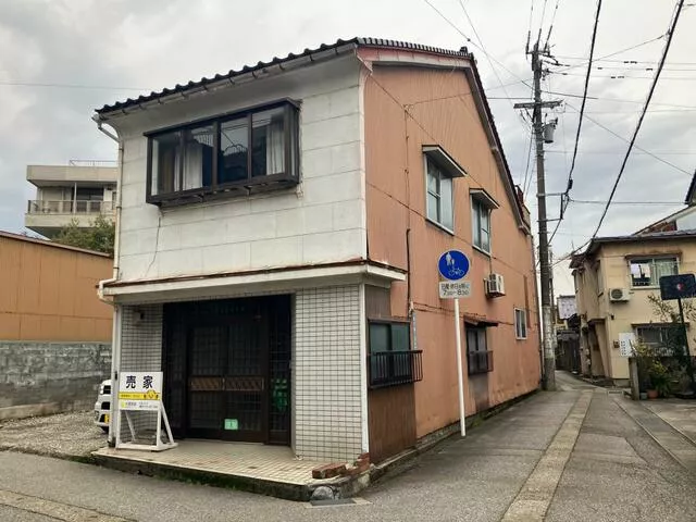 Takaoka City, Higashishimonoseki (Takaoka Station) 2-story building, 5K