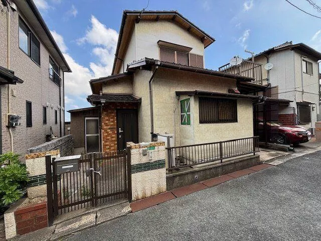 Moji Ward, Kitakyushu City, Nishishinmachi 2-chome (Moji Station) 2-story building 5DK