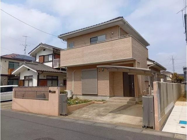 7 minutes on foot to Mikioka Elementary School! Each room is 8 tatami mats! South-facing road with good sunlight!
