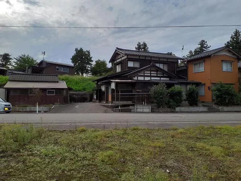 Mishima District, Izumozaki Town, Oaza Omo (Myōhōji Station), 2-story, 10DK