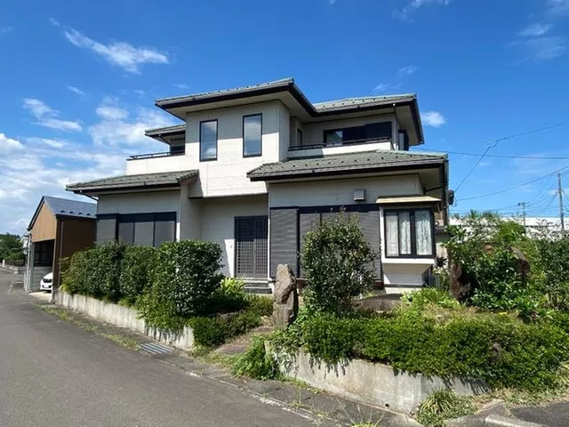 A spacious home with 5LDK, making it easy to secure individual spaces for each family member.