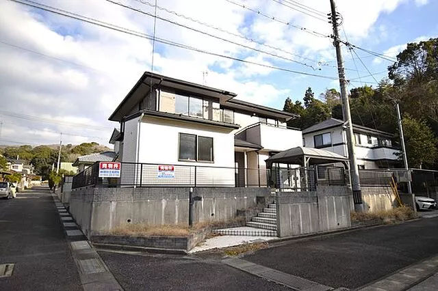 Used single-family home, 7-minute walk from Sakojo bus stop.