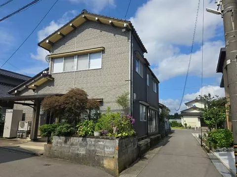 Nanao City, Mangyo Town (Nanao Station) 2-story building 5DK