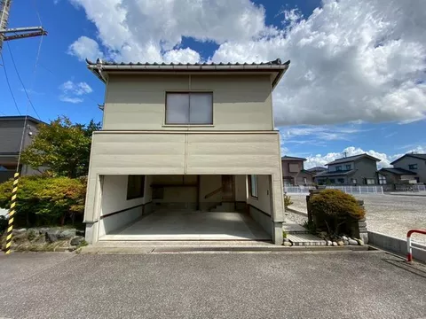 Viewings are always welcome! Please feel free to contact us! House built by Takano Home