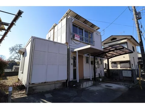 A lightweight steel-framed 3LDK located in a quiet residential area with a land area of about 49 tsubo