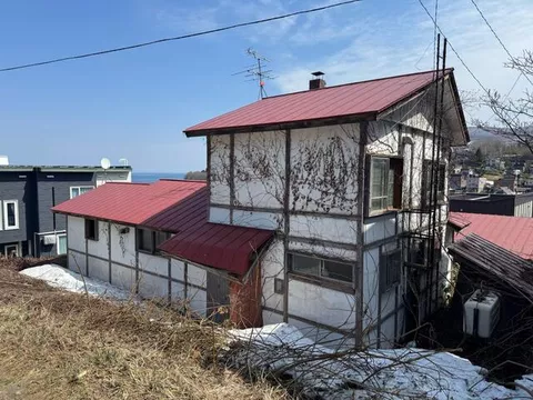 Otaru City, Sakura 1-chome (Otaru Chikko Station) 2-story building 3LDK