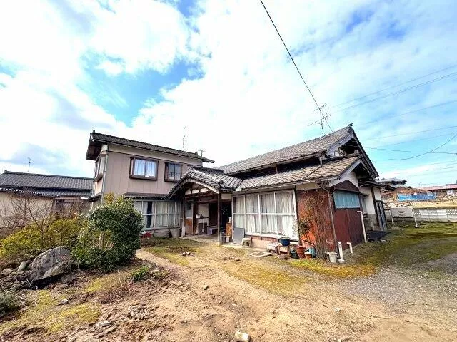 Niigata City, Shibata, Manaka (Kanzuka Station) 2-story building 9DK